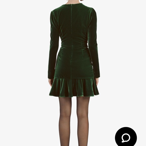 New! Gorgeous Bardot Velvet Long Sleeve Dress ($139 retail) size 4 NWT - Picture 7 of 10